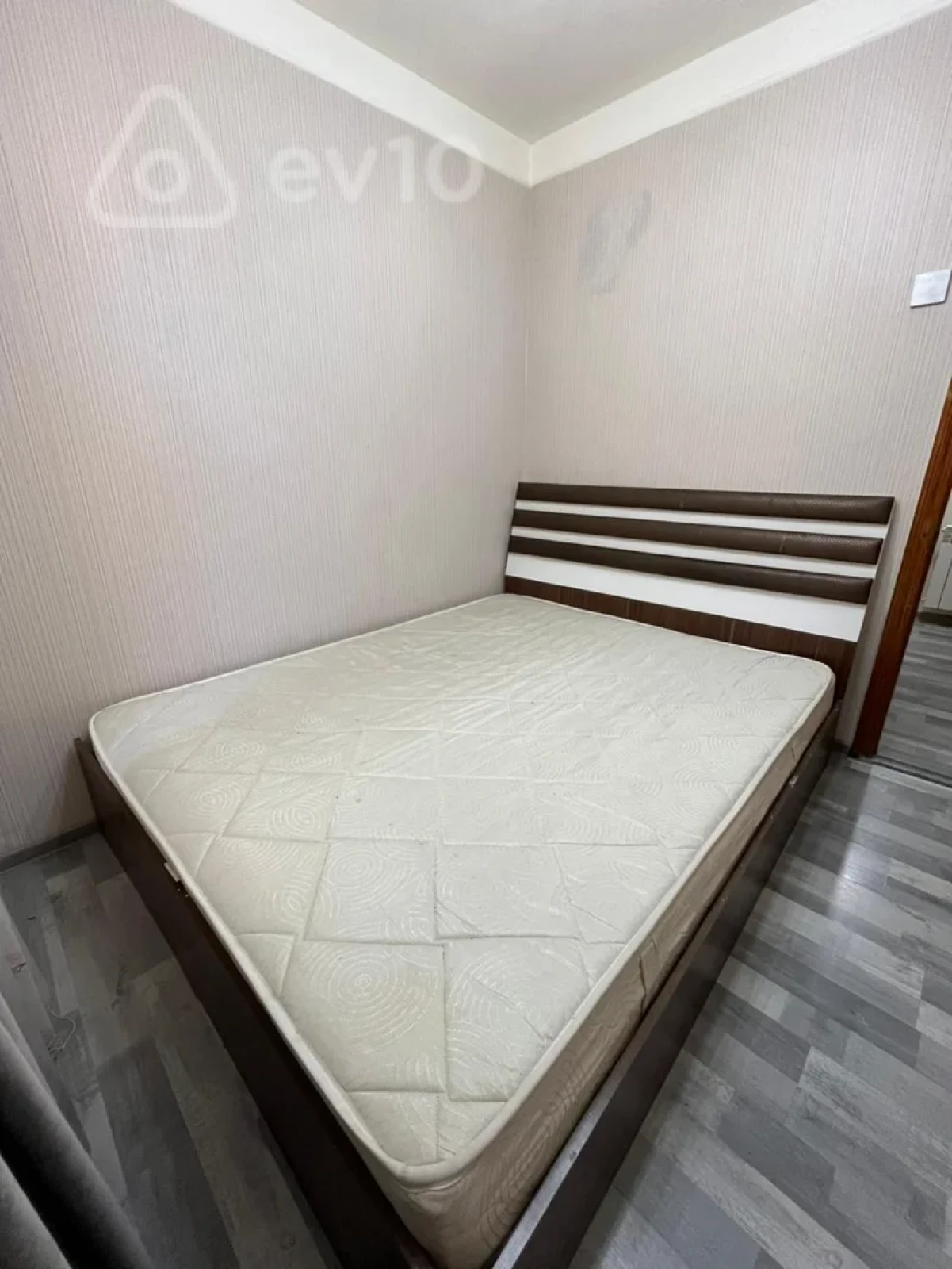 Kirayə verilir 2 otaqlı köhnə tikili 55 m²