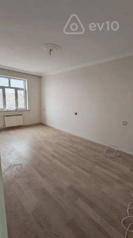 Satılır 2 otaqlı köhnə tikili 68 m²