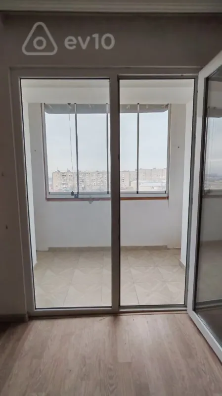 Satılır 2 otaqlı köhnə tikili 68 m²