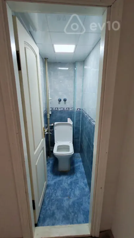 Satılır 2 otaqlı köhnə tikili 68 m²