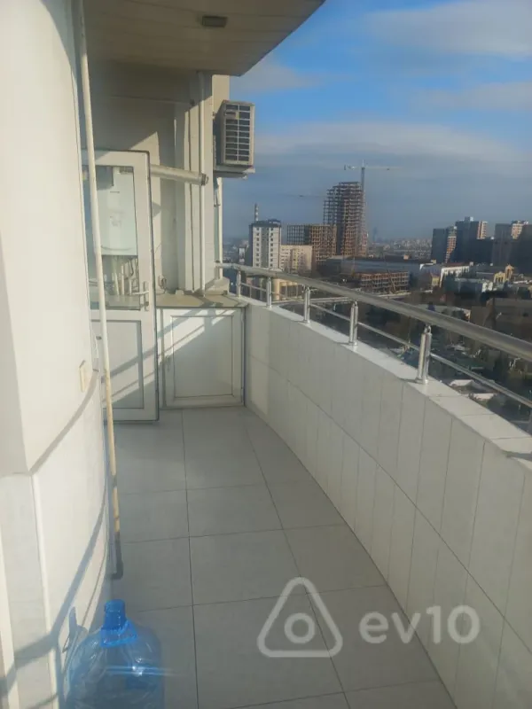 Kirayə verilir 2 otaqlı yeni tikili 95 m²