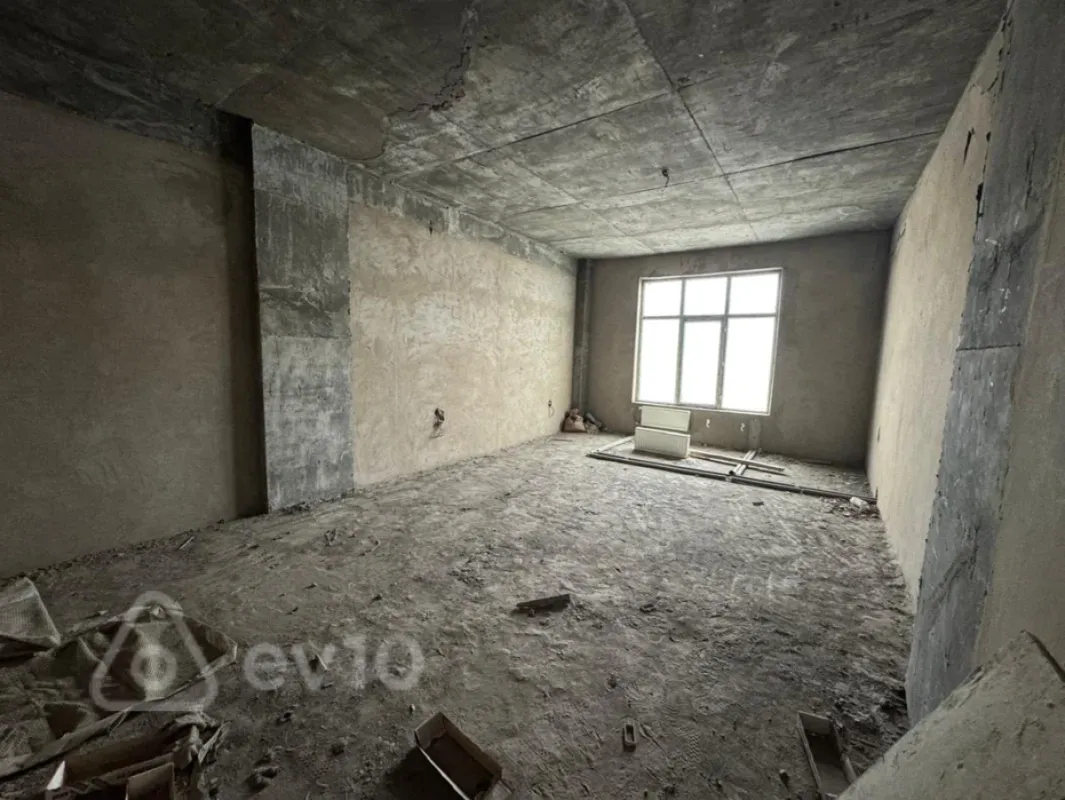 Satılır mənzil 900 m²