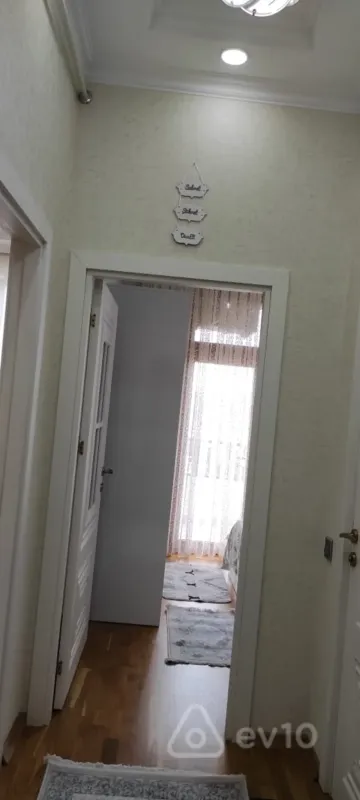 Kirayə verilir 2 otaqlı yeni tikili 50 m²