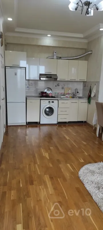 Kirayə verilir 2 otaqlı yeni tikili 50 m²