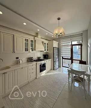 Satılır 3 otaqlı yeni tikili 143 m²