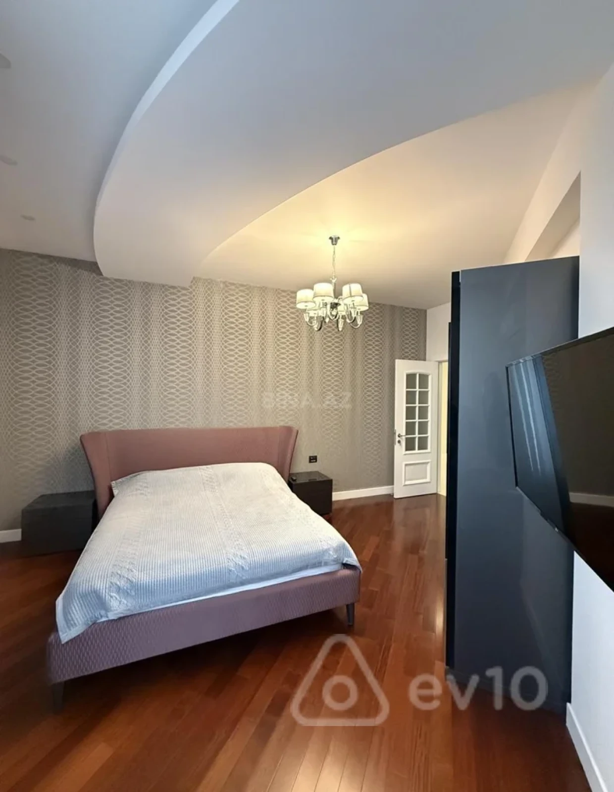 Satılır 3 otaqlı yeni tikili 143 m²