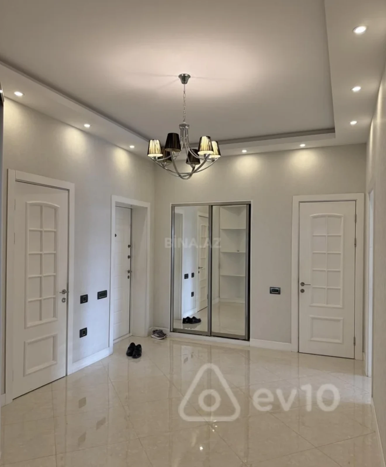 Satılır 3 otaqlı yeni tikili 143 m²