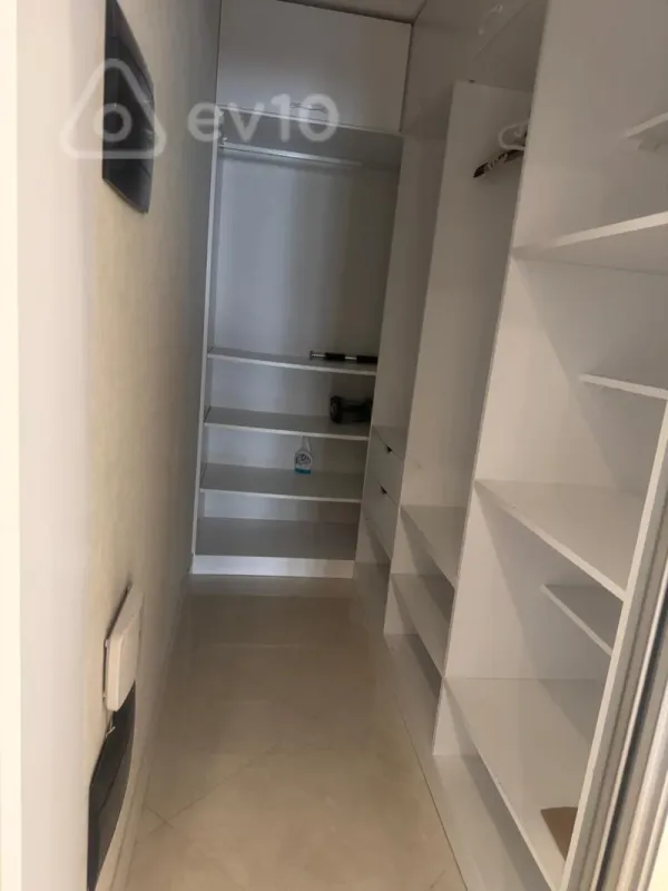 Satılır 3 otaqlı yeni tikili 143 m²