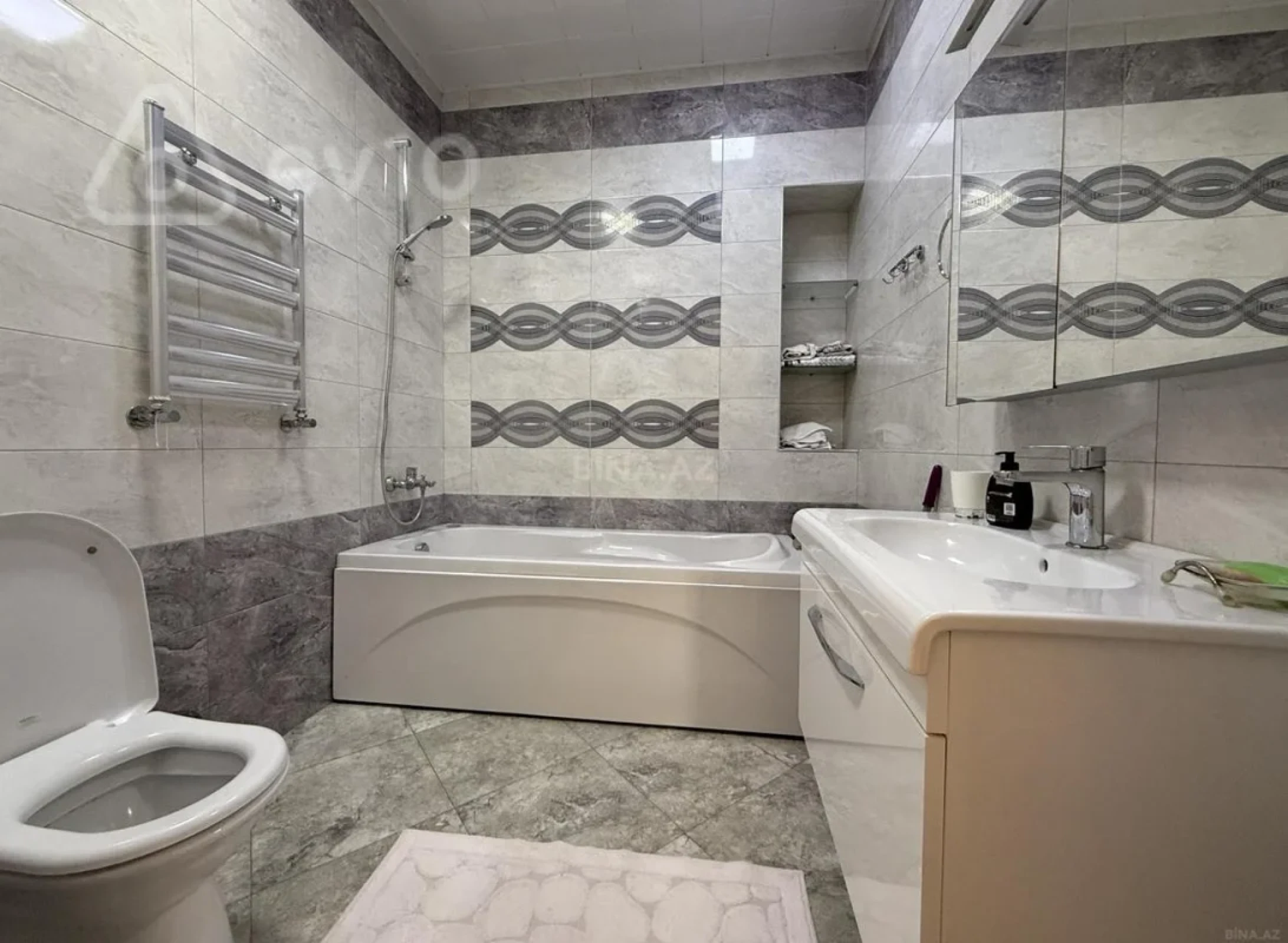 Satılır 3 otaqlı yeni tikili 143 m²