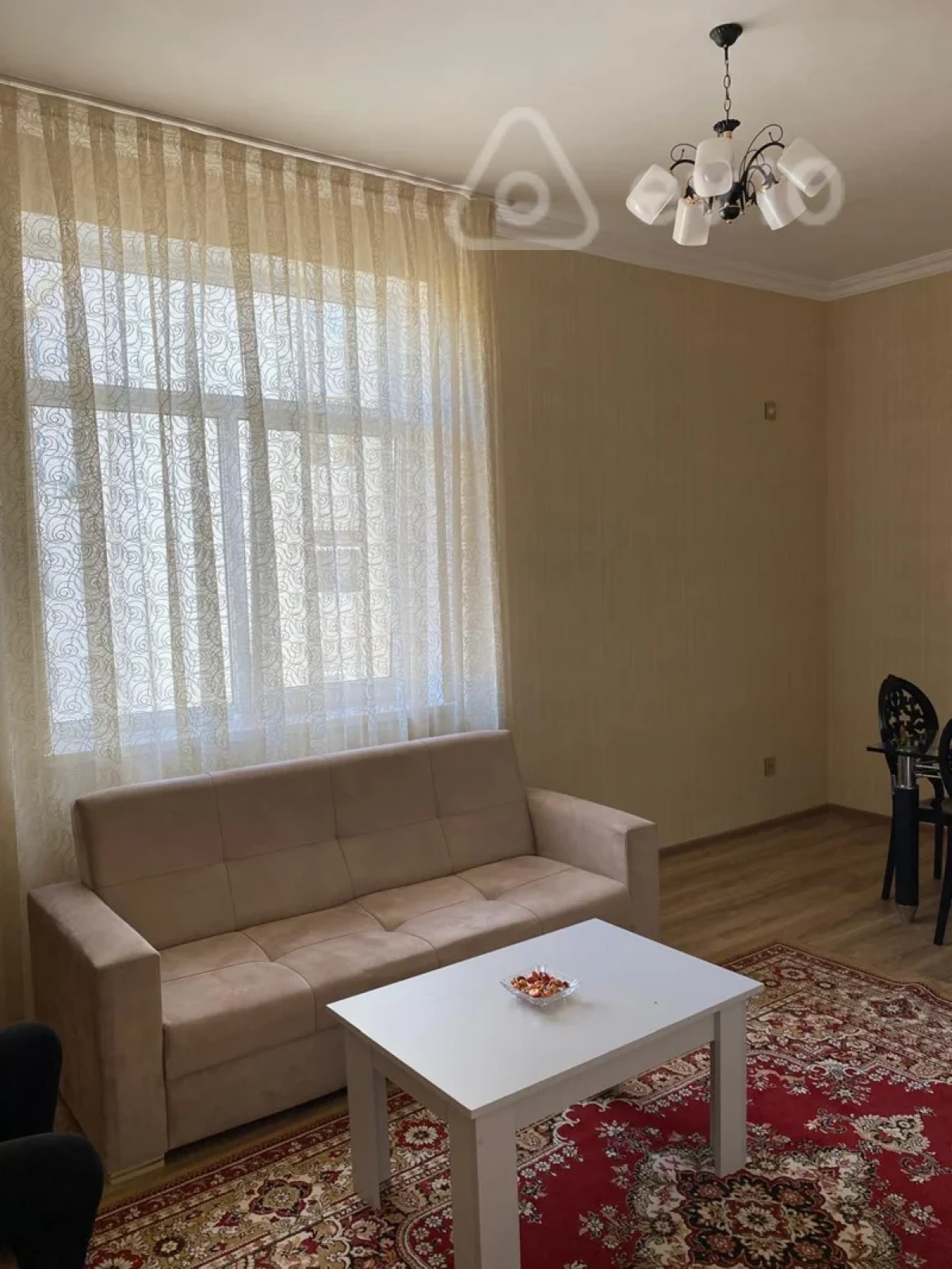 Kirayə verilir 2 otaqlı yeni tikili 76 m²