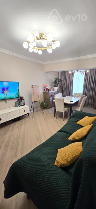 Satılır 3 otaqlı köhnə tikili 70 m²