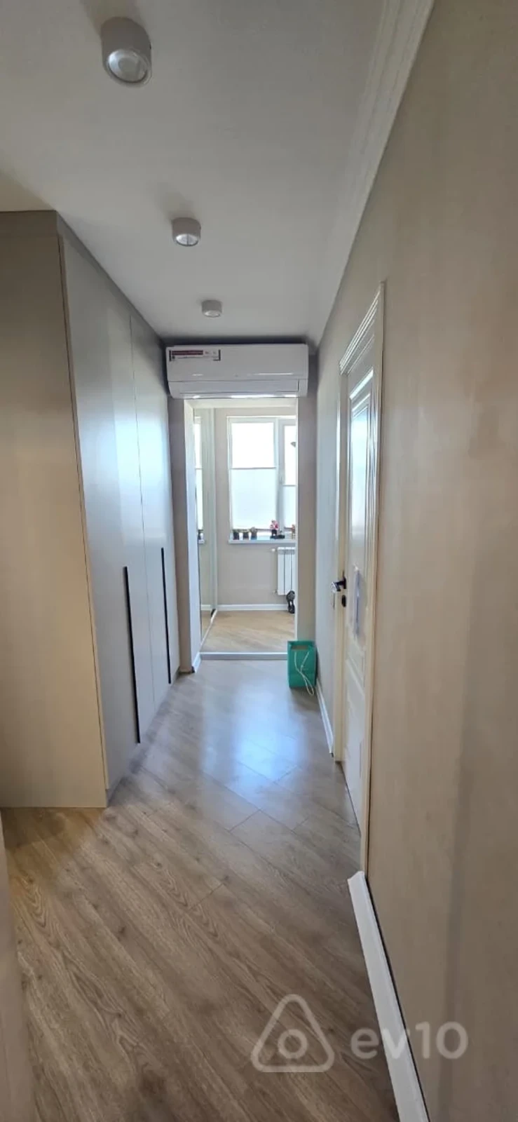 Satılır 3 otaqlı köhnə tikili 70 m²