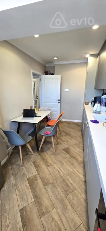 Satılır 3 otaqlı köhnə tikili 70 m²