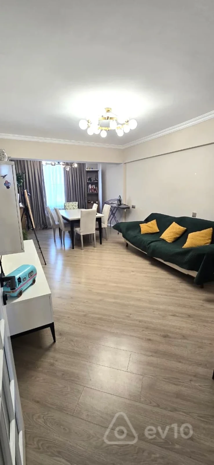 Satılır 3 otaqlı köhnə tikili 70 m²