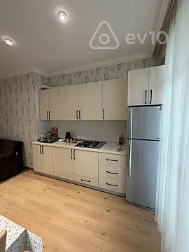 Kirayə verilir 3 otaqlı yeni tikili 100 m²