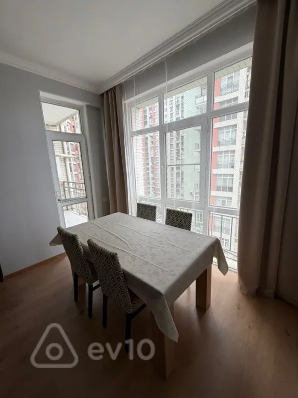 Kirayə verilir 3 otaqlı yeni tikili 100 m²