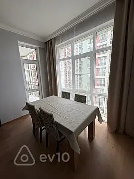 Kirayə verilir 3 otaqlı yeni tikili 100 m²