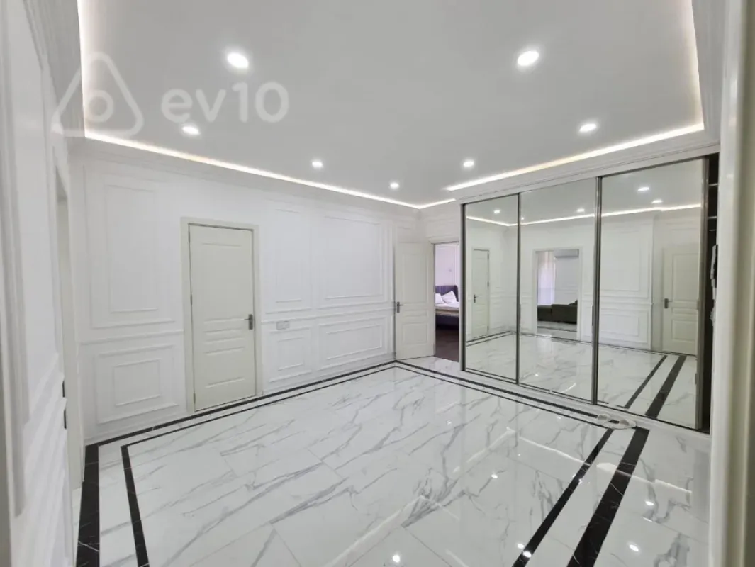 Kirayə verilir 3 otaqlı yeni tikili 110 m²