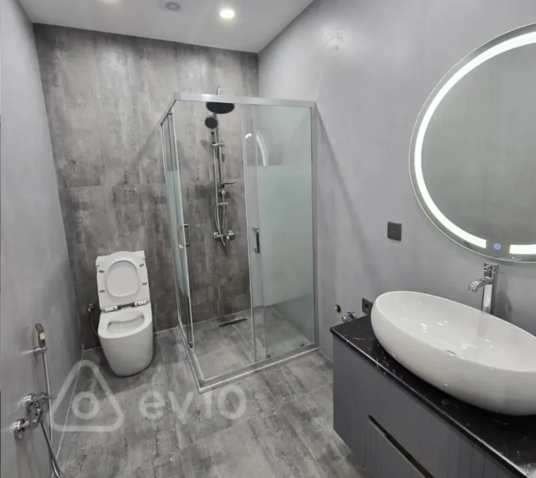 Kirayə verilir 2 otaqlı yeni tikili 65 m²