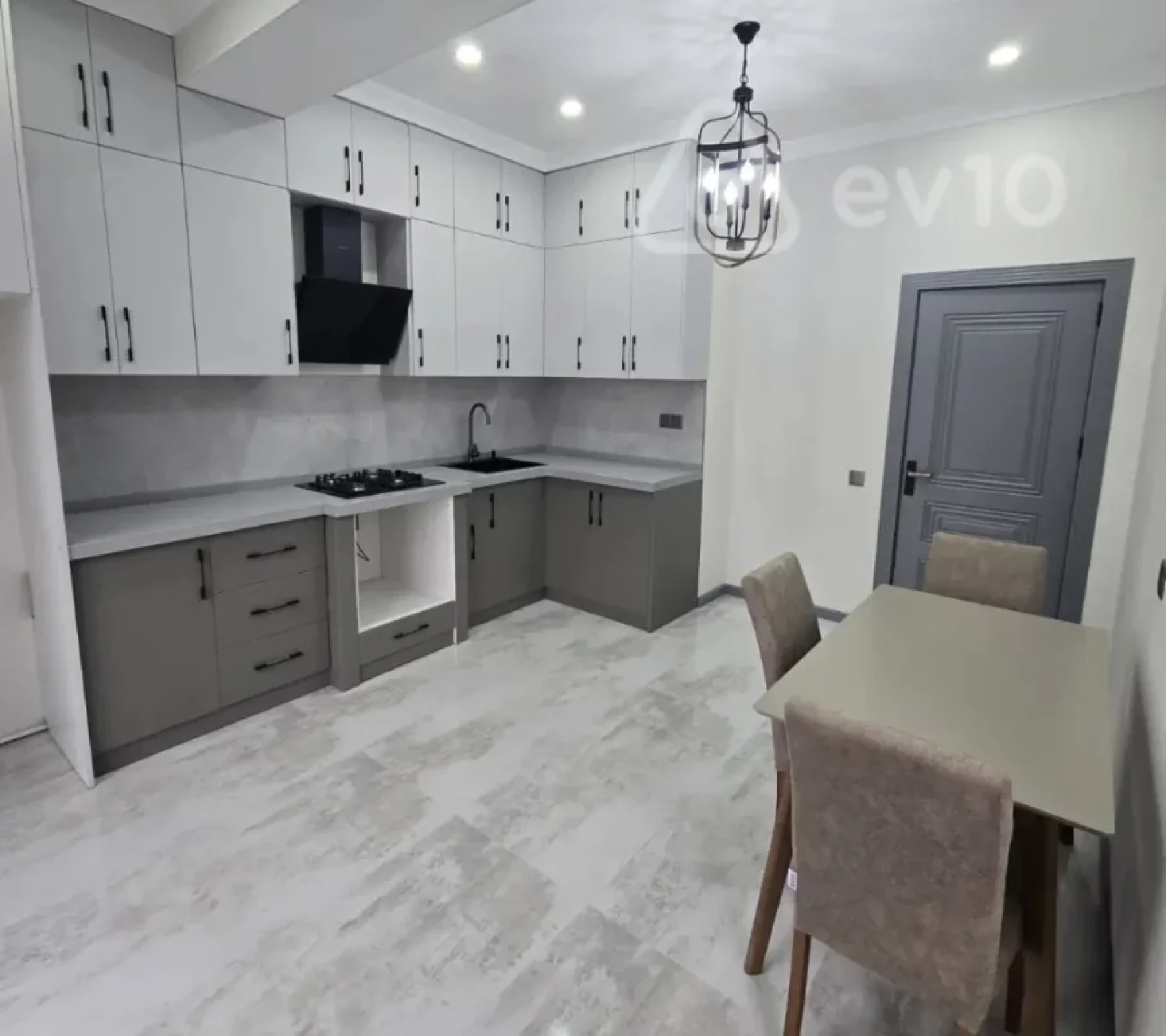 Kirayə verilir 2 otaqlı yeni tikili 65 m²