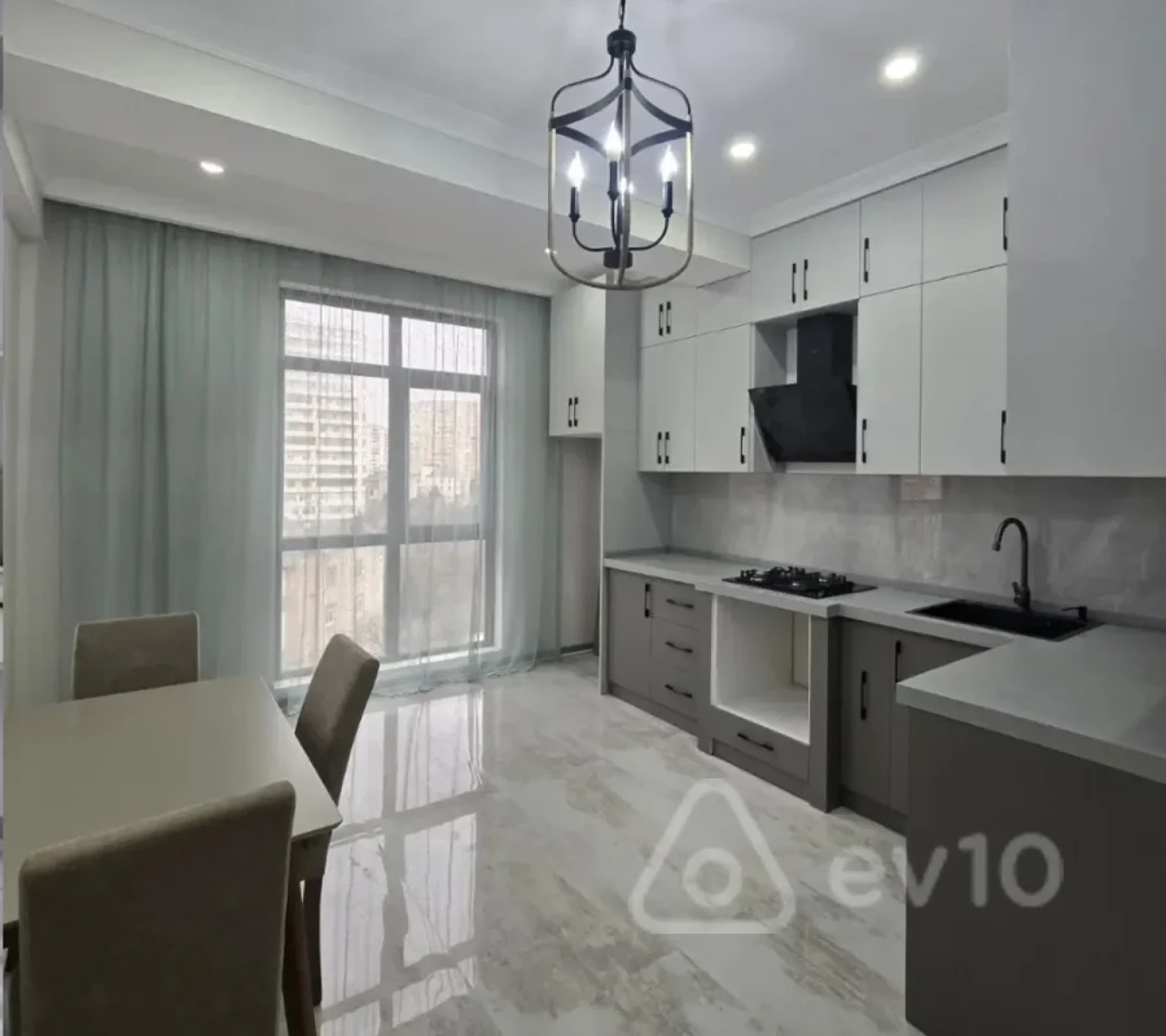 Kirayə verilir 2 otaqlı yeni tikili 65 m²