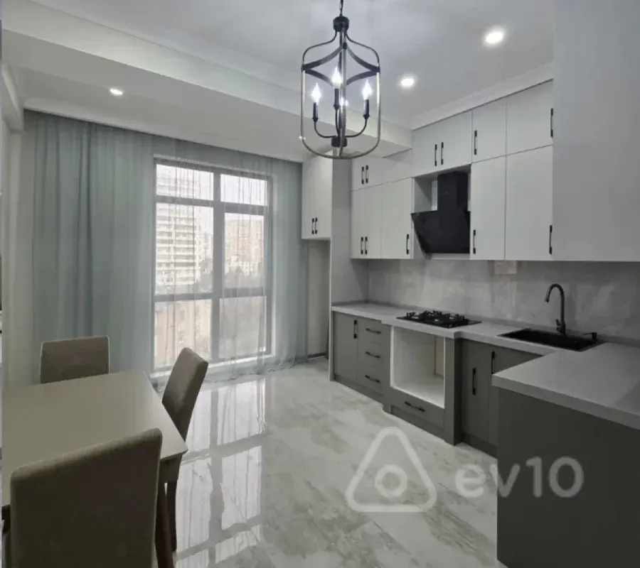 Kirayə verilir 2 otaqlı yeni tikili 65 m²