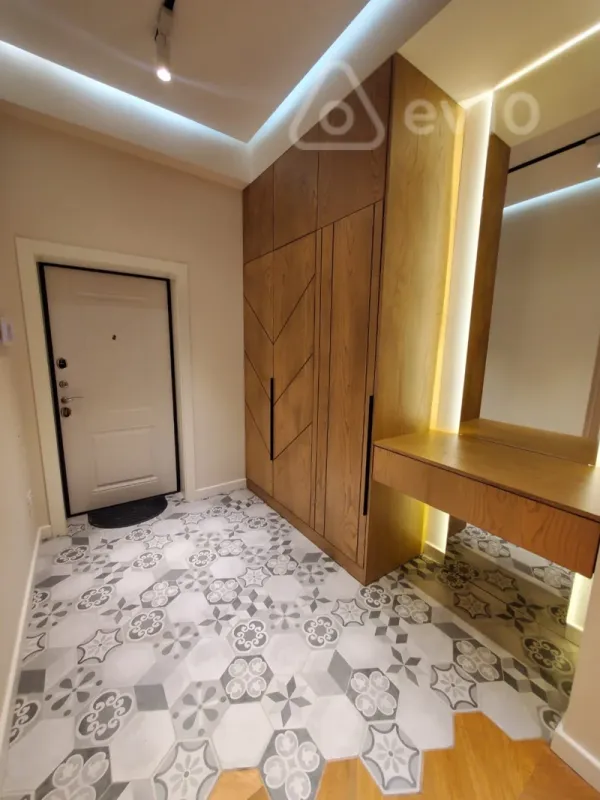 Kirayə verilir 3 otaqlı yeni tikili 170 m²