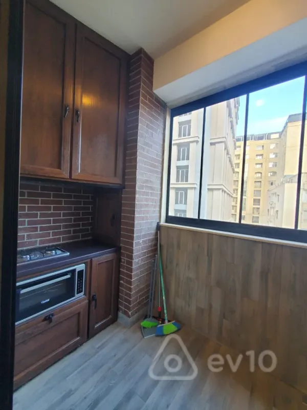 Kirayə verilir 3 otaqlı yeni tikili 170 m²