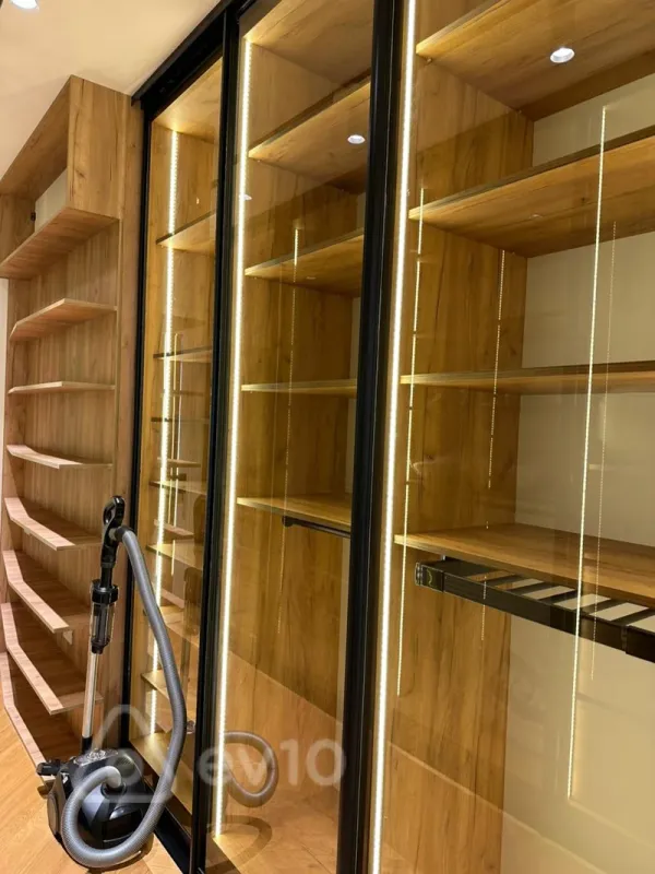 Kirayə verilir 3 otaqlı yeni tikili 170 m²