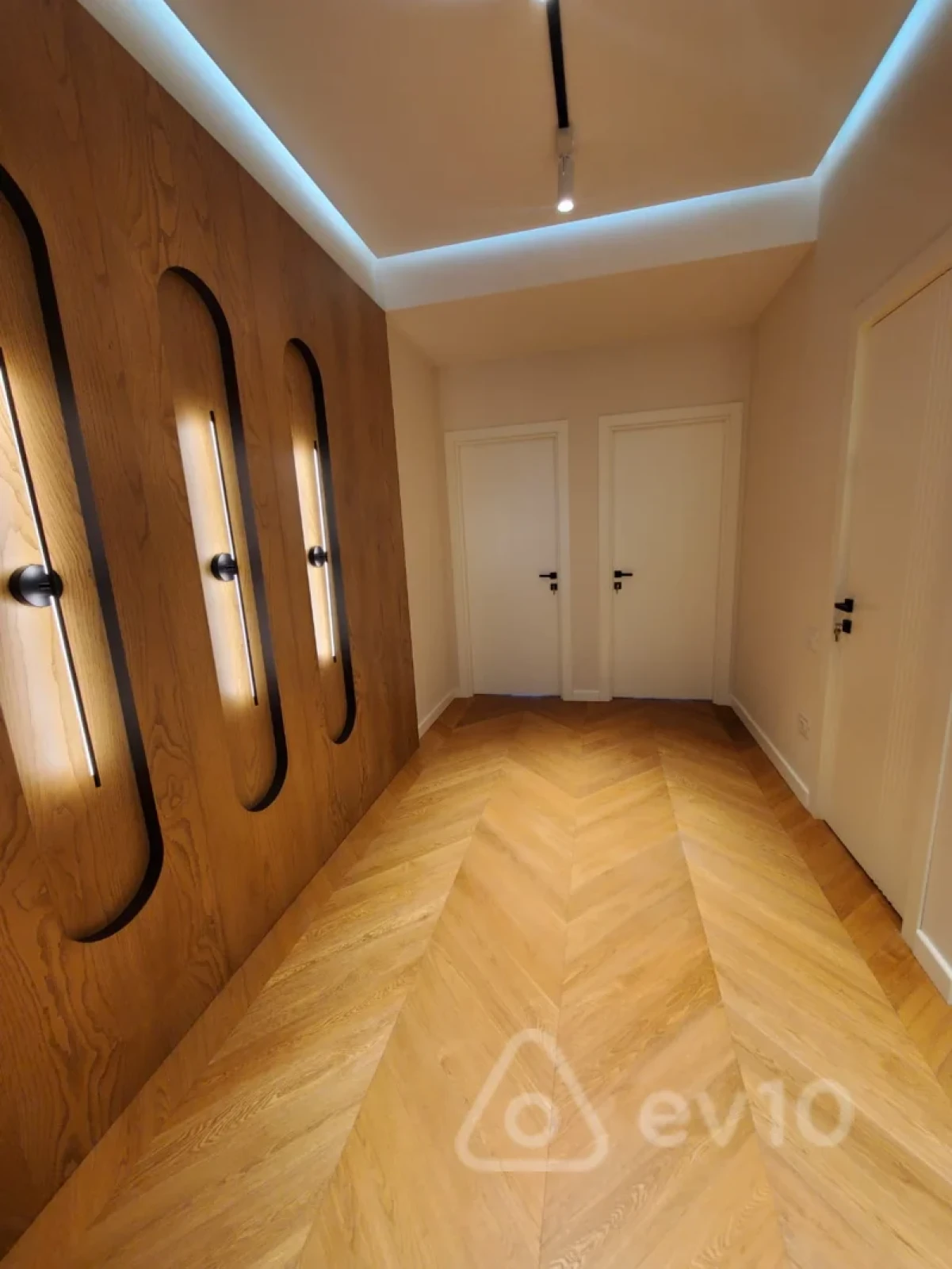 Kirayə verilir 3 otaqlı yeni tikili 170 m²