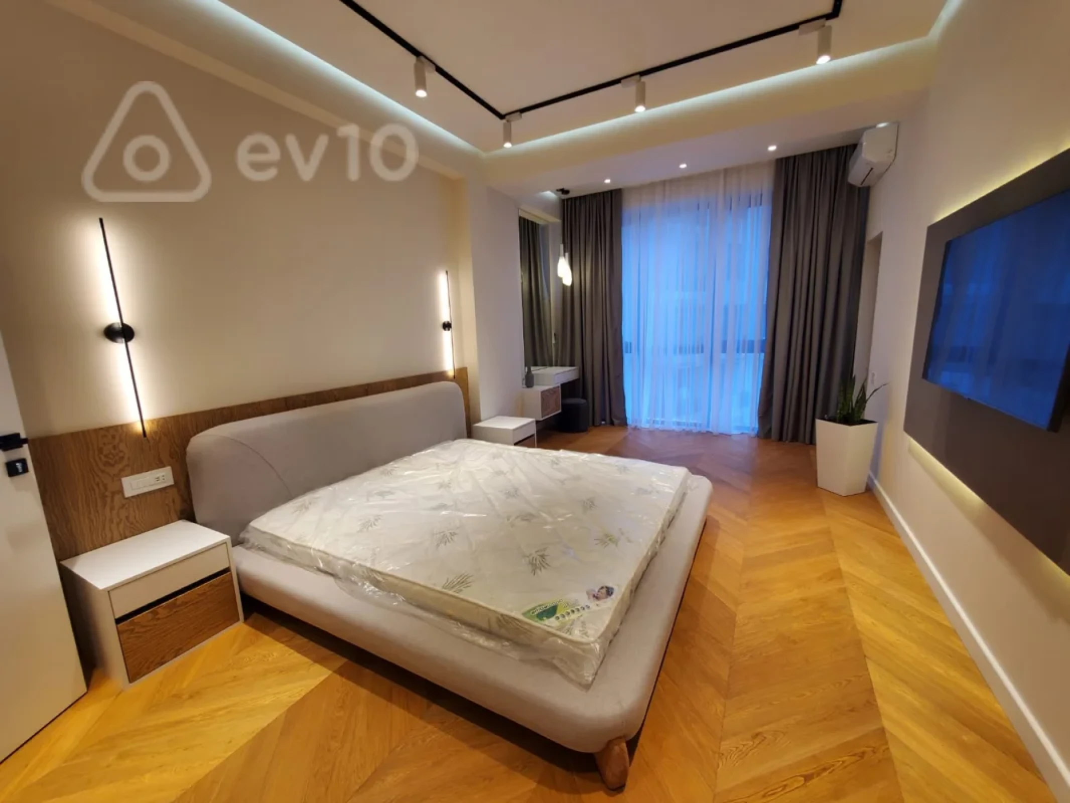 Kirayə verilir 3 otaqlı yeni tikili 170 m²