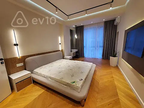 Kirayə verilir 3 otaqlı yeni tikili 170 m²