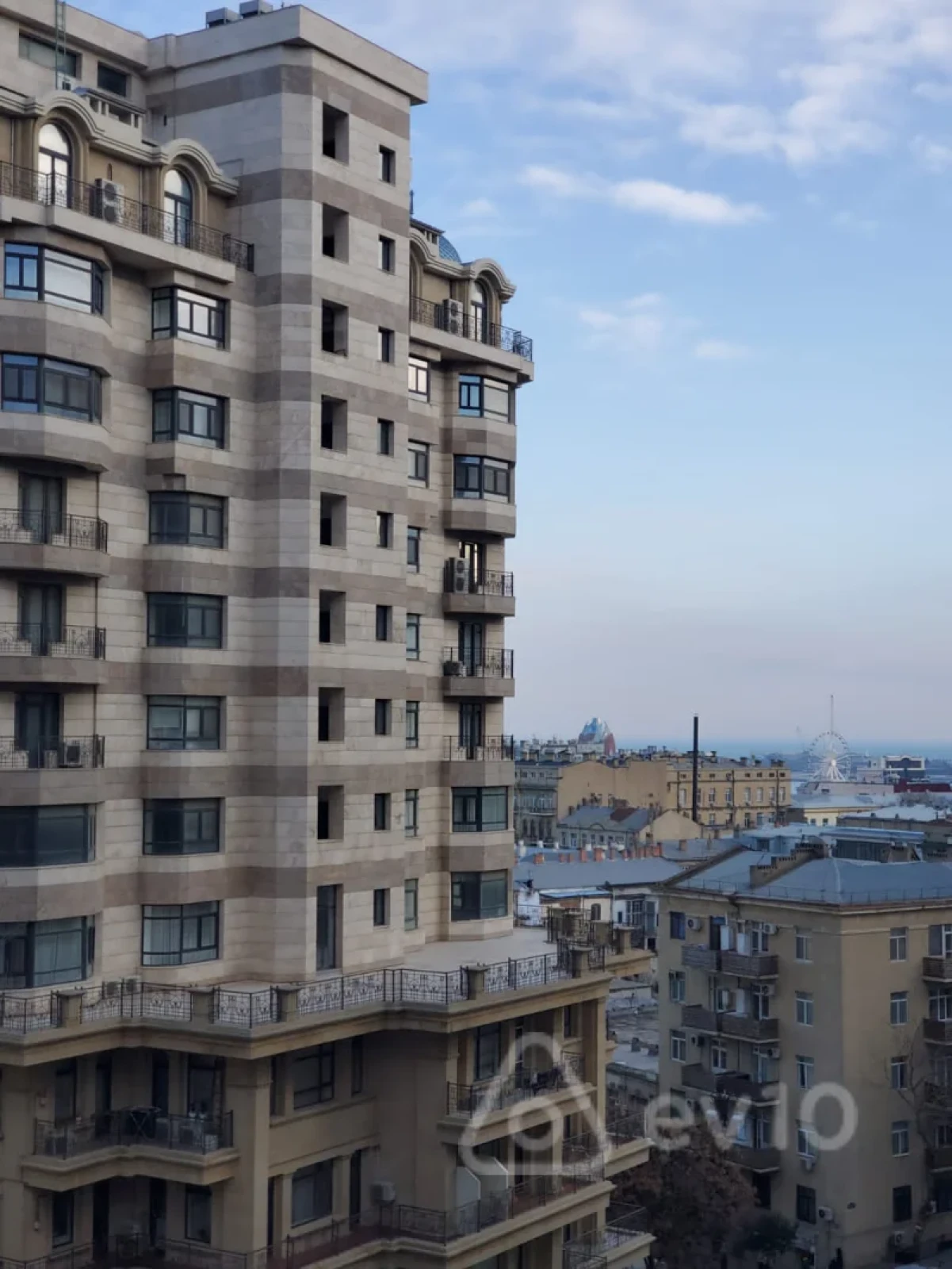 Kirayə verilir 3 otaqlı yeni tikili 170 m²