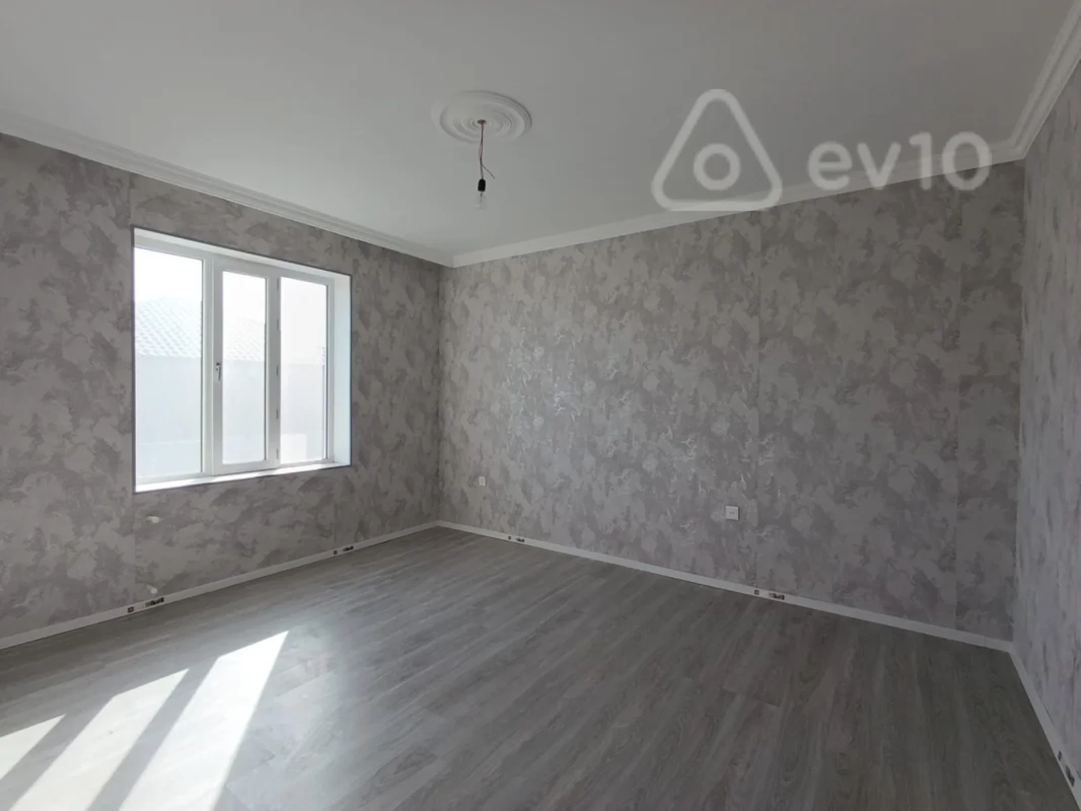 Satılır 4 otaqlı həyət evi 125 m²