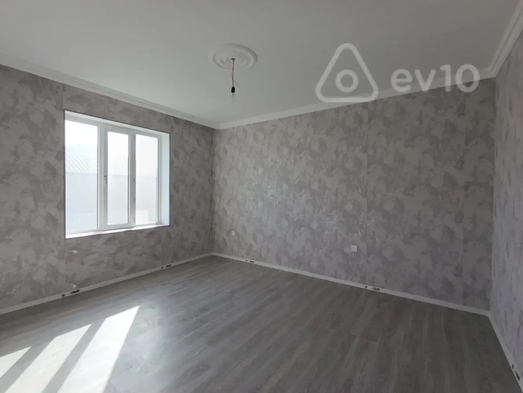 Satılır 4 otaqlı həyət evi 125 m²