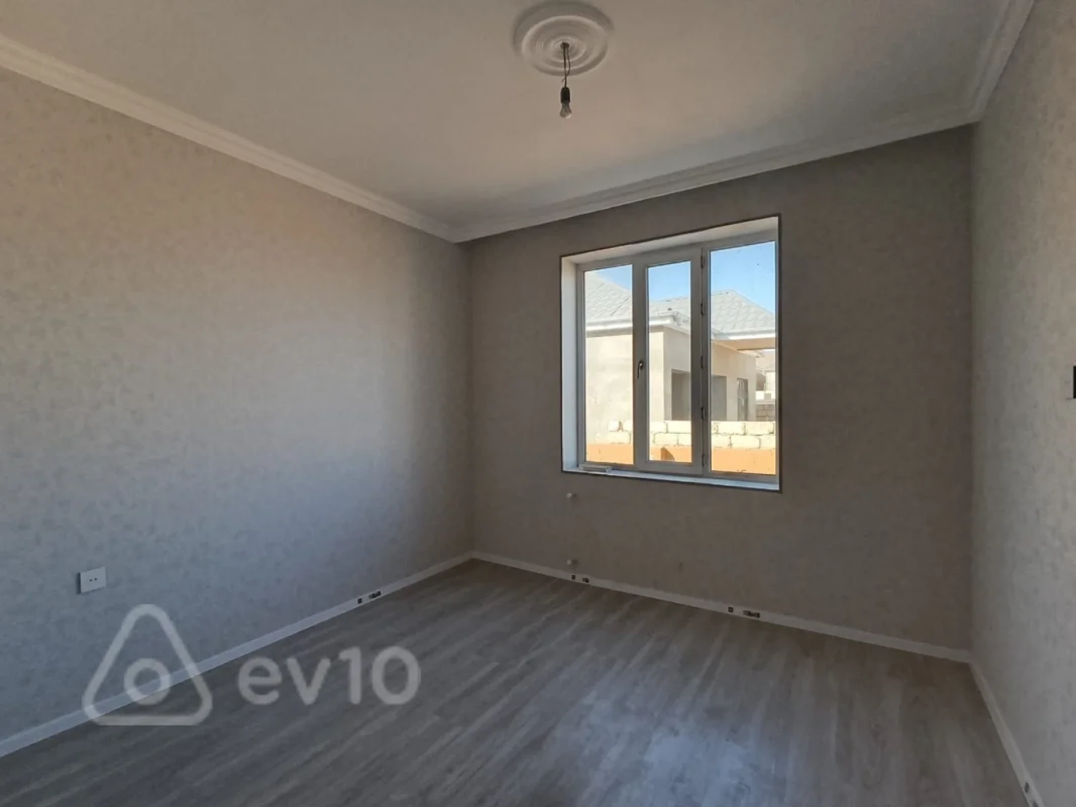 Satılır 4 otaqlı həyət evi 125 m²