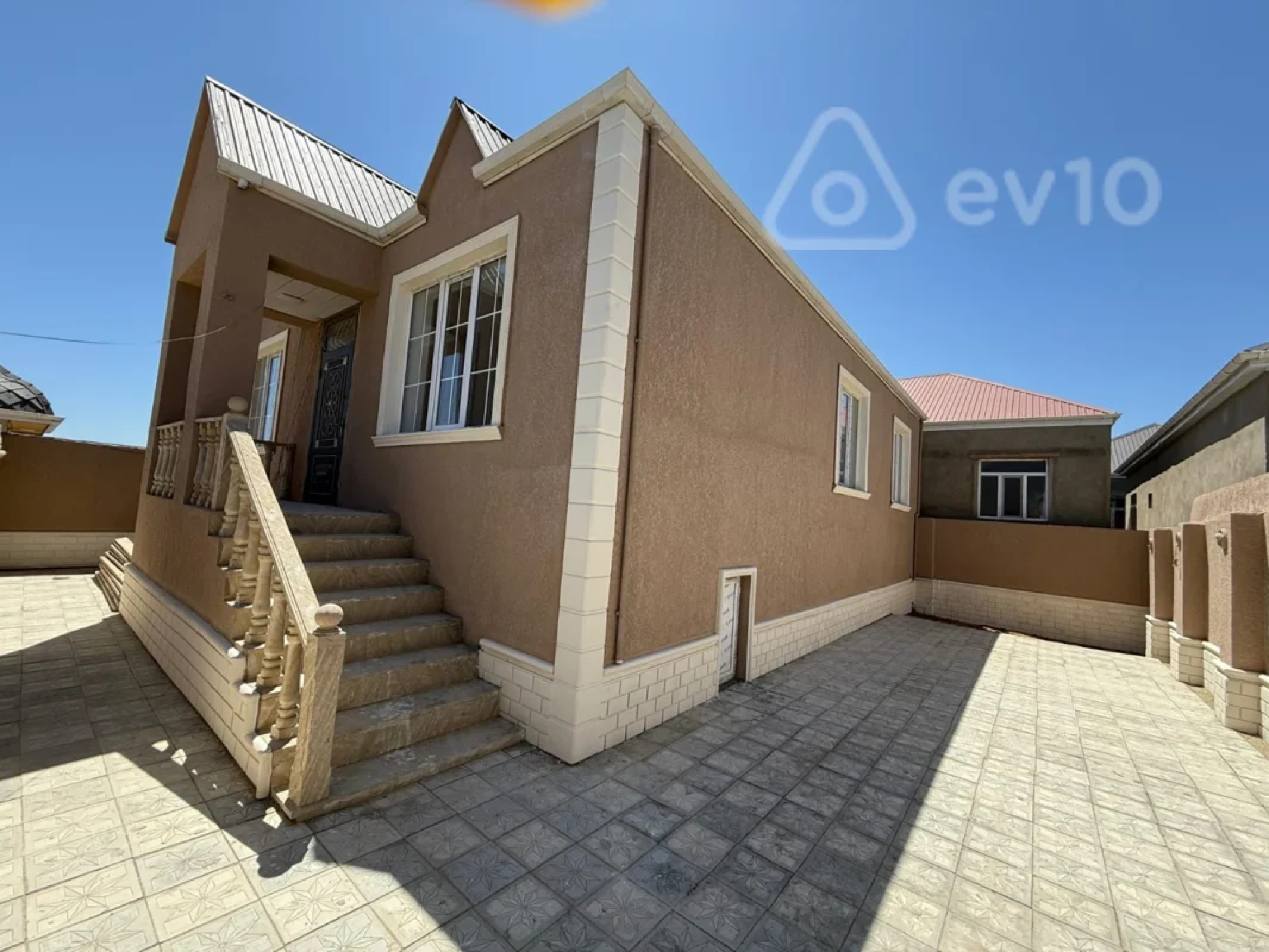 Satılır 4 otaqlı həyət evi 125 m²