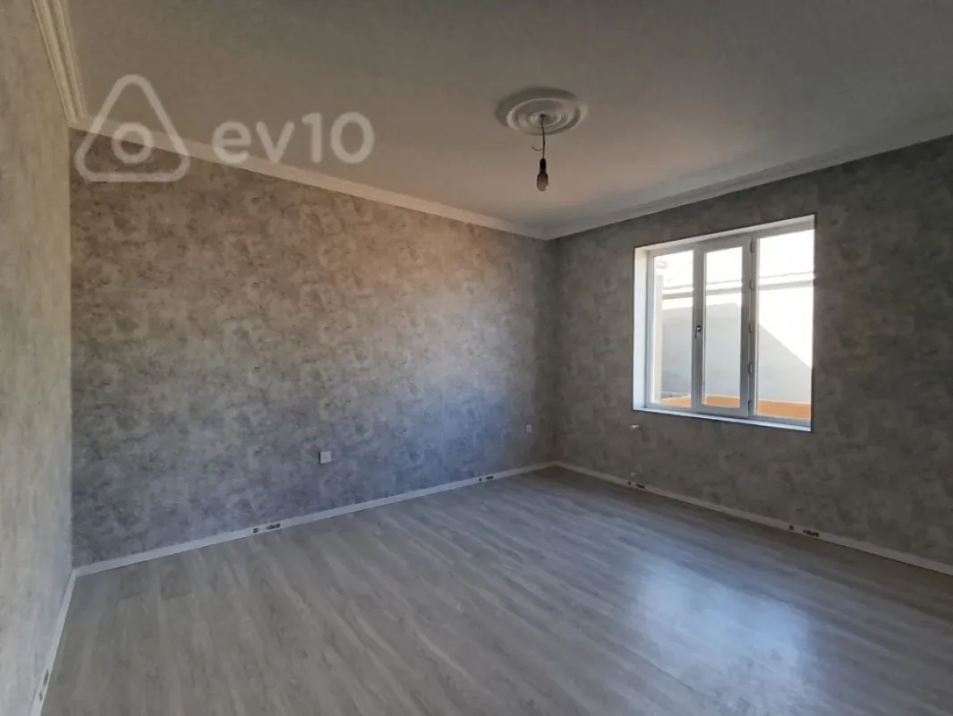 Satılır 4 otaqlı həyət evi 125 m²