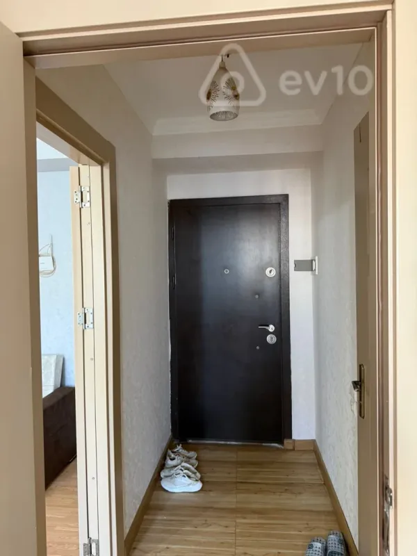 Kirayə verilir 2 otaqlı köhnə tikili 40 m²