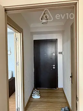 Kirayə verilir 2 otaqlı köhnə tikili 40 m²