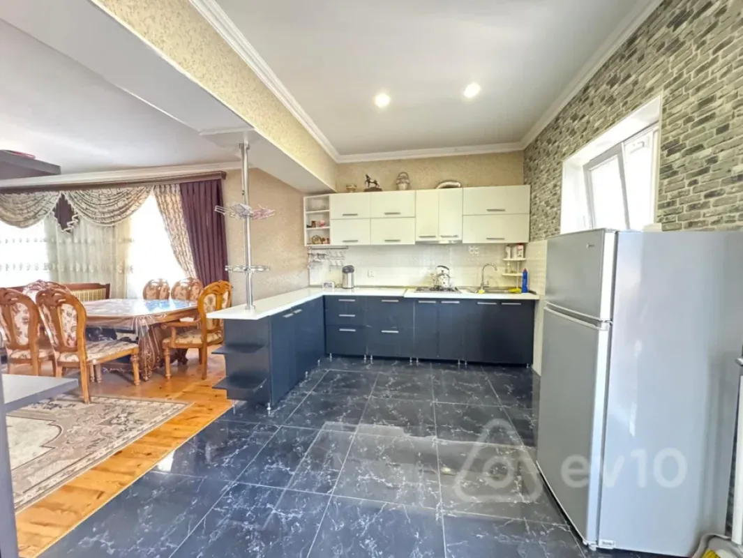Satılır 5 otaqlı həyət evi 120 m²
