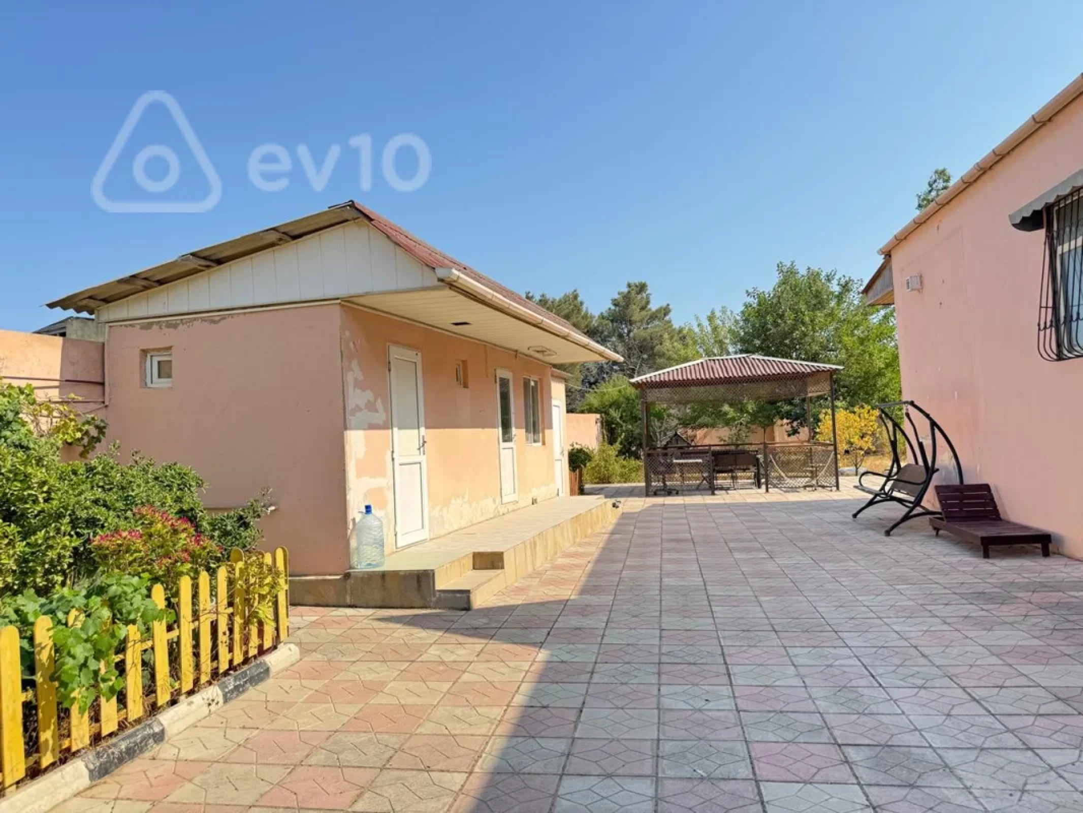 Satılır 5 otaqlı həyət evi 120 m²