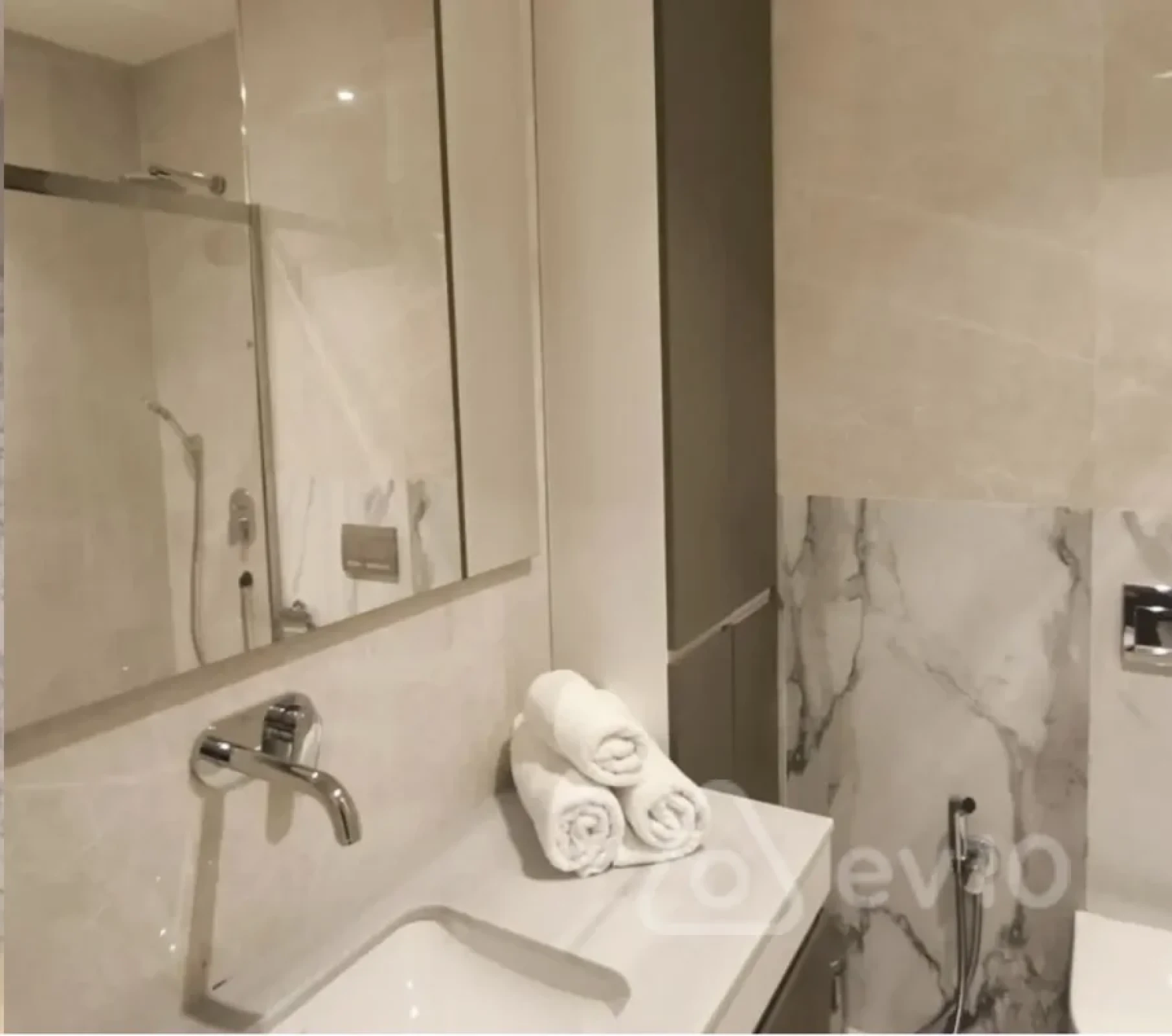 Kirayə verilir 2 otaqlı yeni tikili 75 m²