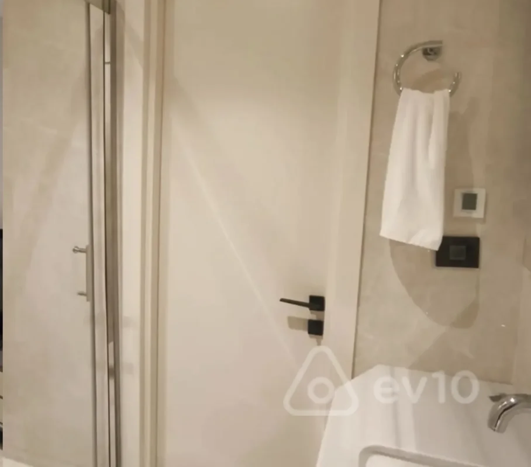 Kirayə verilir 2 otaqlı yeni tikili 75 m²