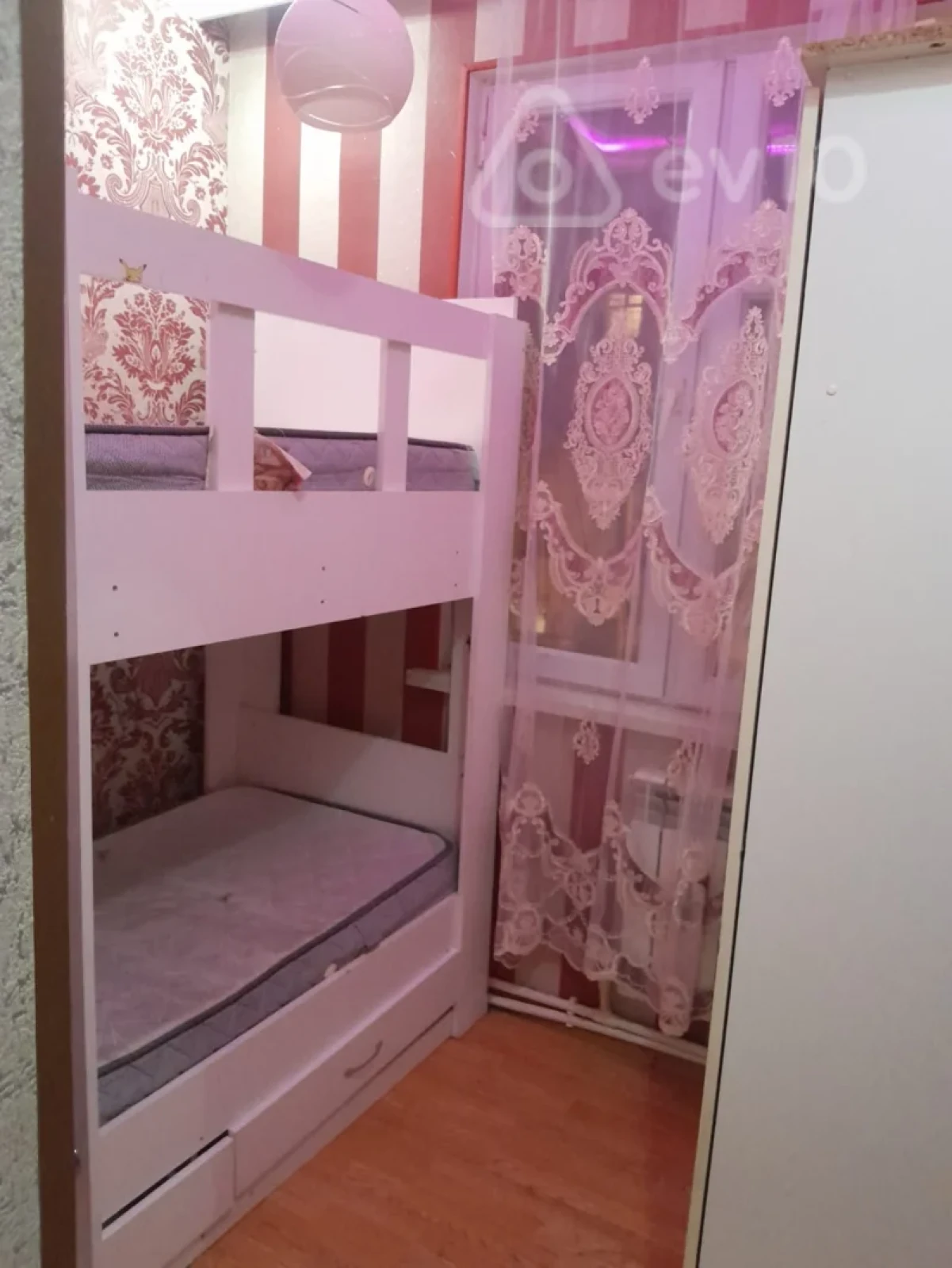 Kirayə verilir 3 otaqlı köhnə tikili 65 m²