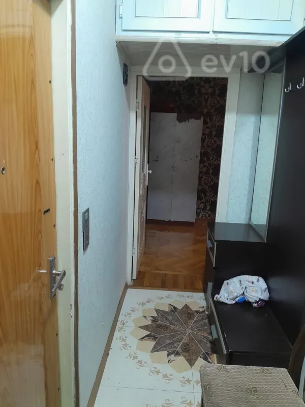 Kirayə verilir 3 otaqlı köhnə tikili 65 m²