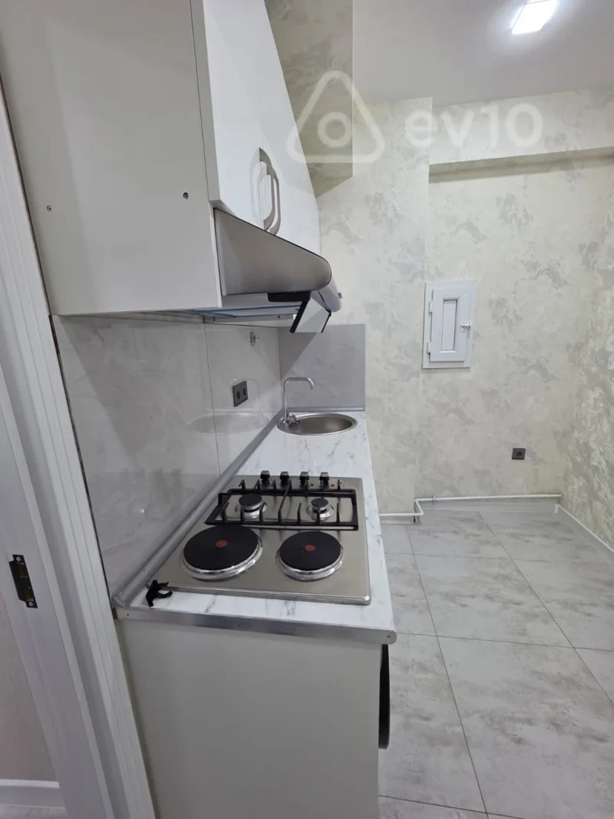 Kirayə verilir 2 otaqlı yeni tikili 55 m²