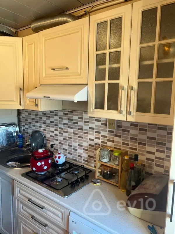 Kirayə verilir 3 otaqlı yeni tikili 65 m²