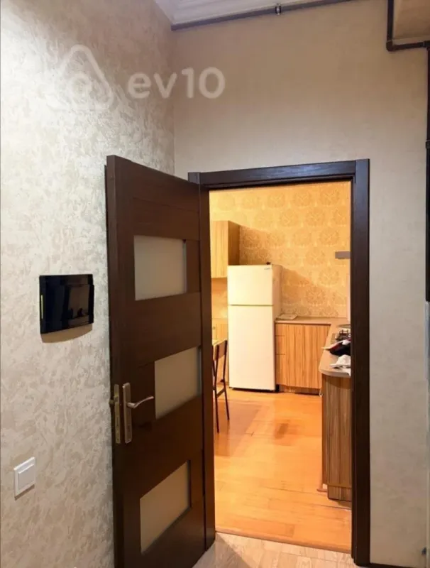 Kirayə verilir 2 otaqlı yeni tikili 60 m²