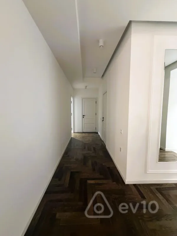 Satılır 3 otaqlı yeni tikili 120 m²